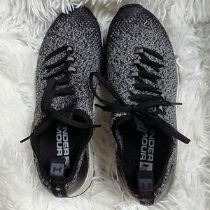 Under Armour Womens Black Gray Charged Covert Sneakers 9.5